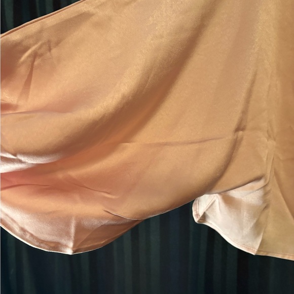 Pink satin shirt - Picture 2 of 4